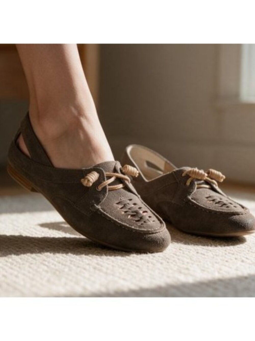 KENNETH COLE REACTION Brown Suede Cut Out Moccasin Ladies Size 8